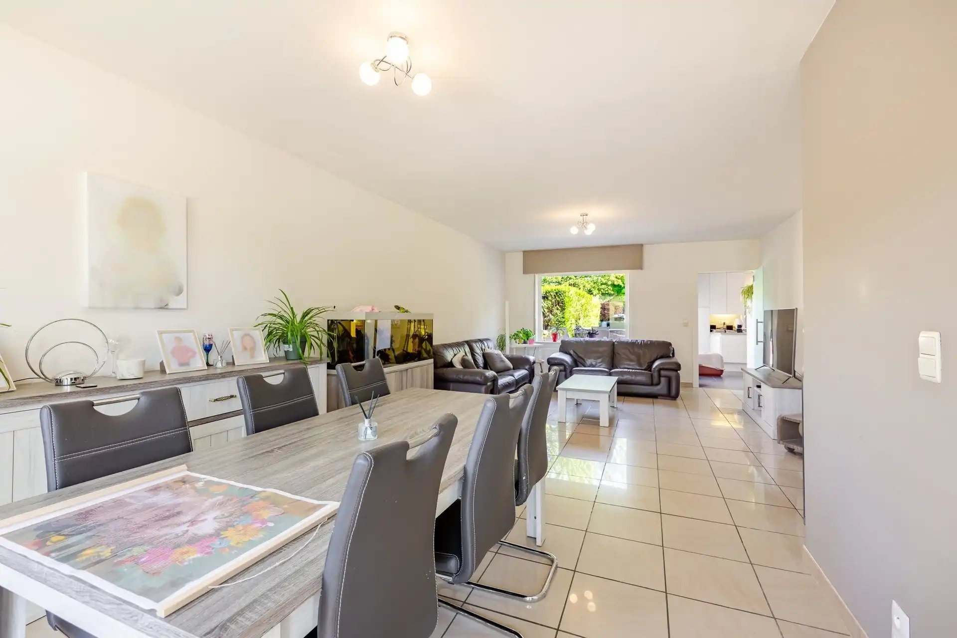 Prachtige instapklare woning met 4 slaapkamers en tuin! foto 6