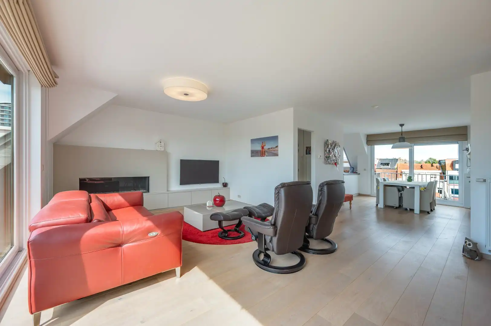 Zonnig duplex-appartement met 3 slaapkamers & mog. garagebox. foto 3