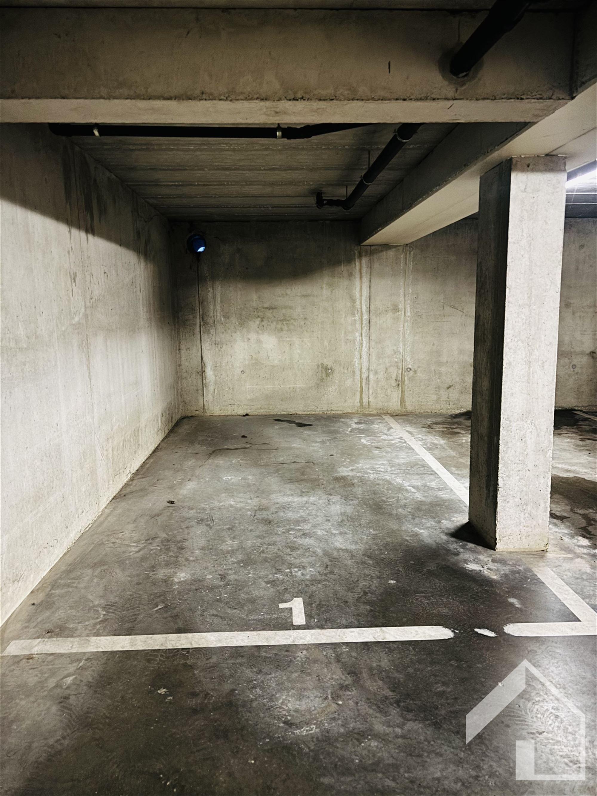 ondergrondse staanplaats nabij centrum Wommelgem foto {{pictureIndex}}