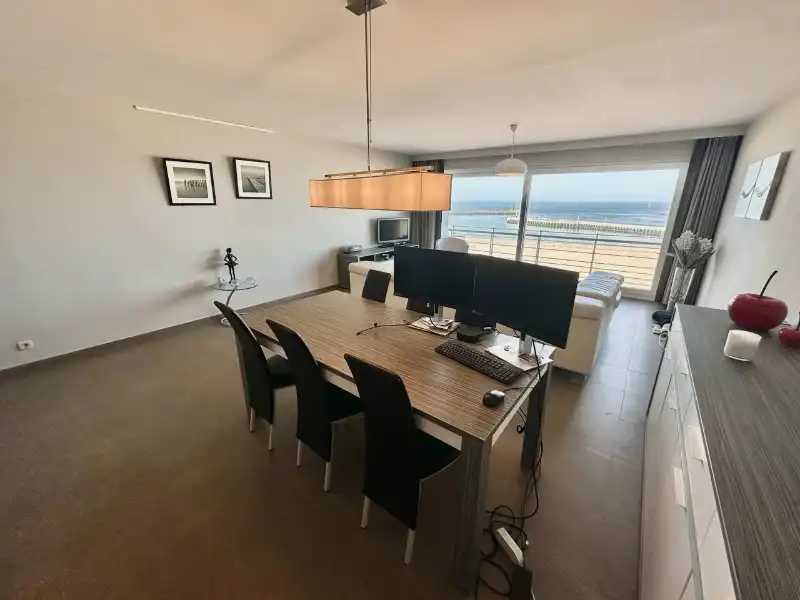 Res. Commodore - gemeubeld 2 slpk app. met terras en mogelijkheid tot huren van een garage ! foto 5