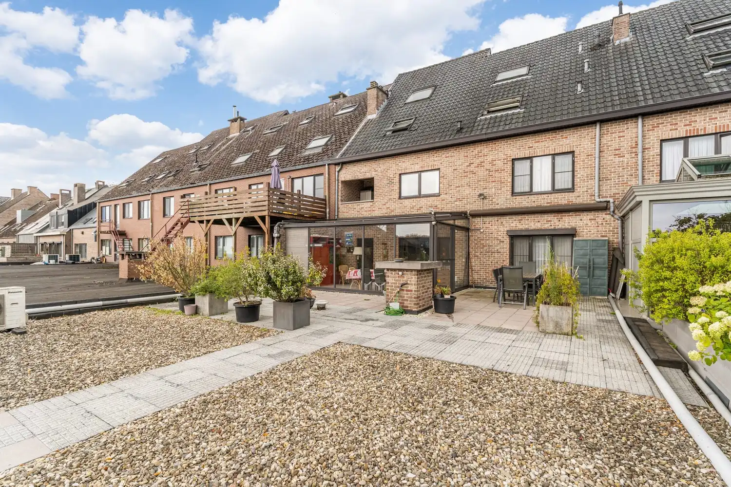 Opbrengsteigendom in het hartje van Houthalen centrum! (8 entiteiten) foto 22