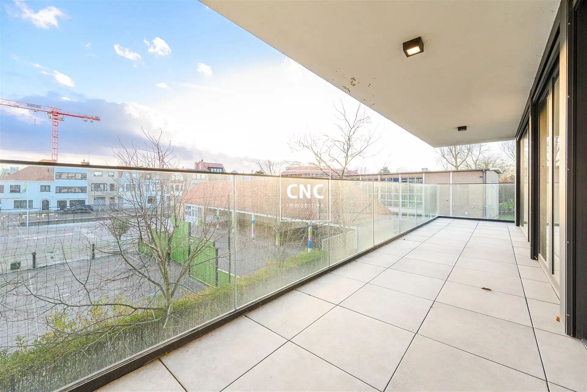 Prachtig instapklaar serviceflat met gigantische zuid-terras foto {{pictureIndex}}