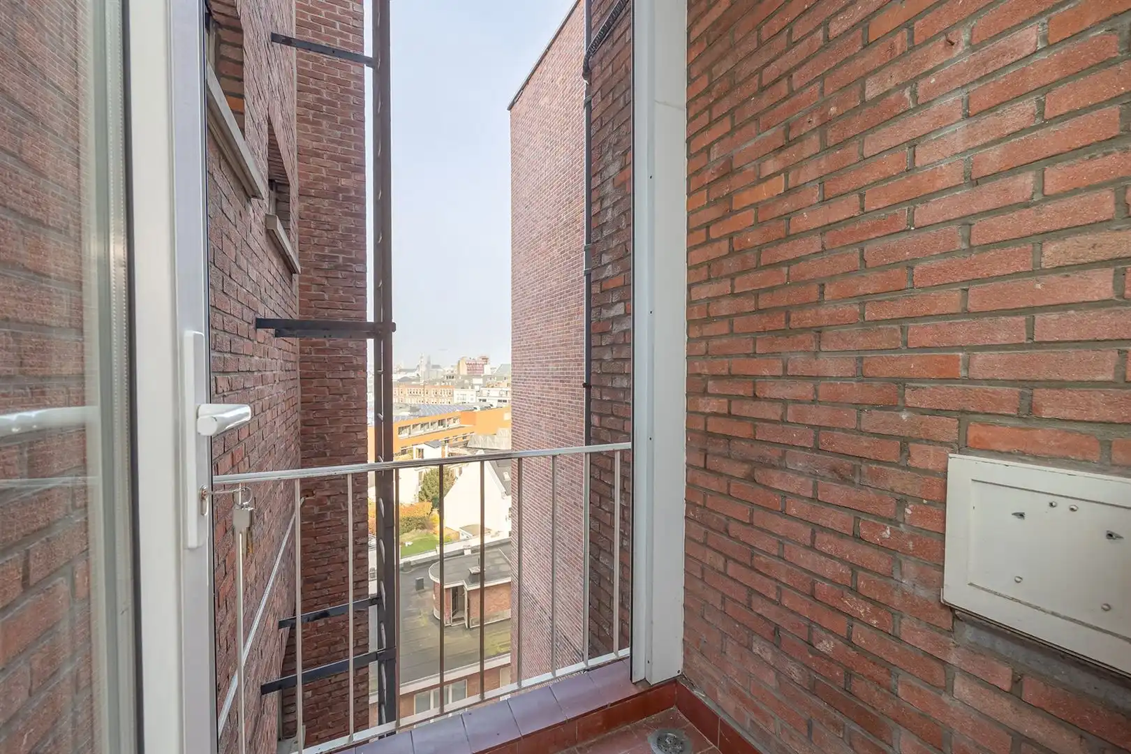 3-slaapkamer appartement met mooi stadszicht foto 8