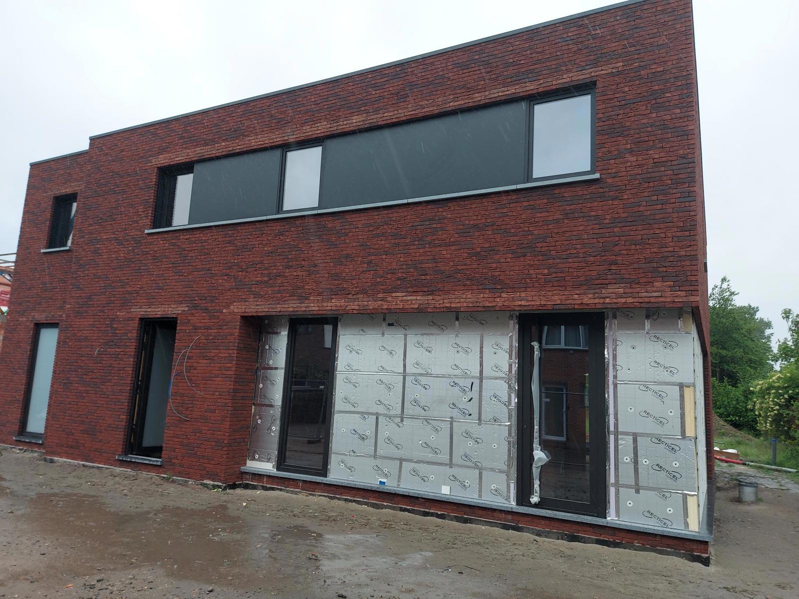 Ruime moderne zwart witte BEN woning nabij Malderen Kerk foto 4