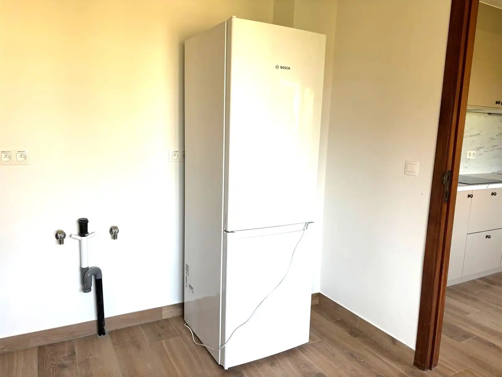 TE HUUR: Gerenoveerde woning met 3 slaapkamers te Paal! foto 12