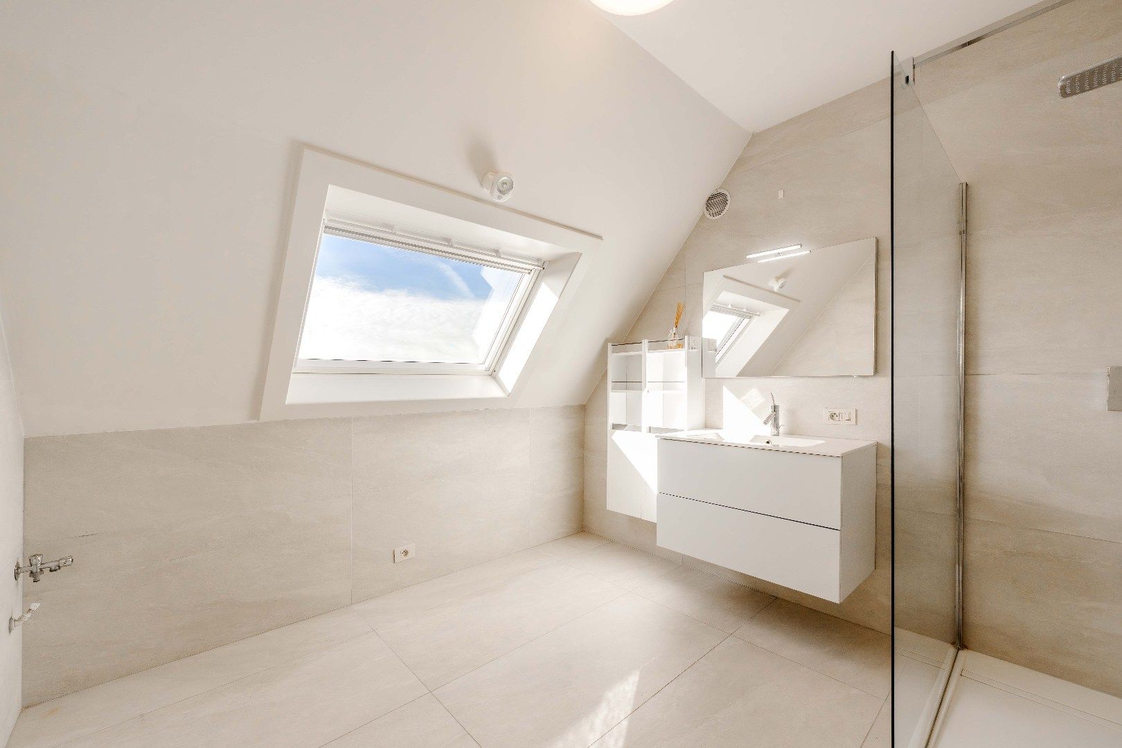 INSTAPKLAAR PENTHOUSE (114 m²) MET 2 SLKS IN HARTJE AALTER foto 9