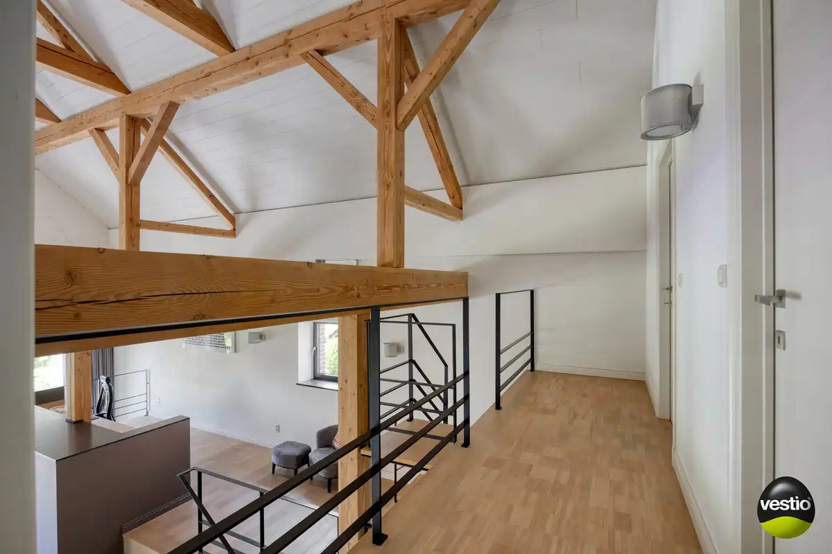 EXCLUSIEVE HOEVE MET MEERDERE WOONGEDEELTES, ATELIER, STALLING en AANPALENDE WEIDE OP CA. 1,6 HECTARE NABIJ DOMEIN NIEUWENHOVEN. foto 49