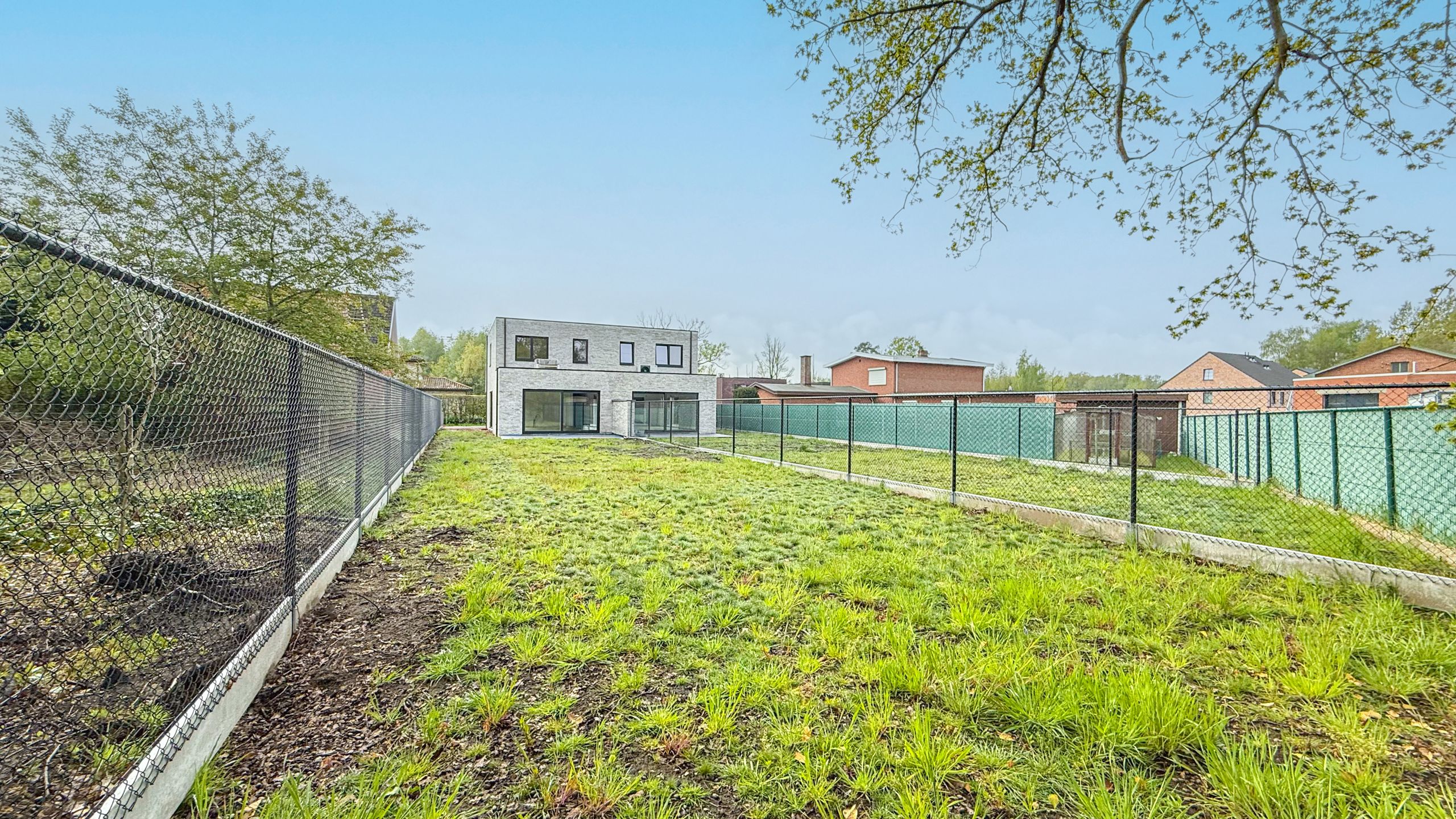 Nieuwbouwwoning (casco+) met 3 slpkms, terras en ruime tuin! foto 34