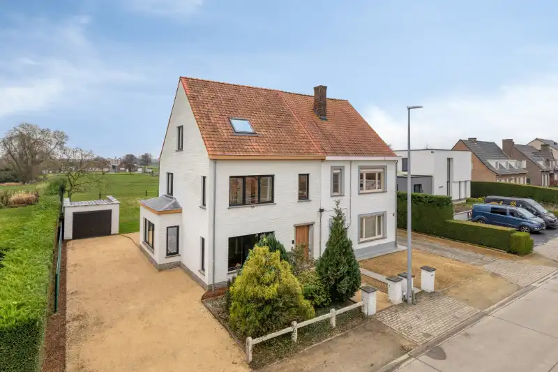 Stijlvolle woning met prachtig landelijk uitzicht foto {{pictureIndex}}