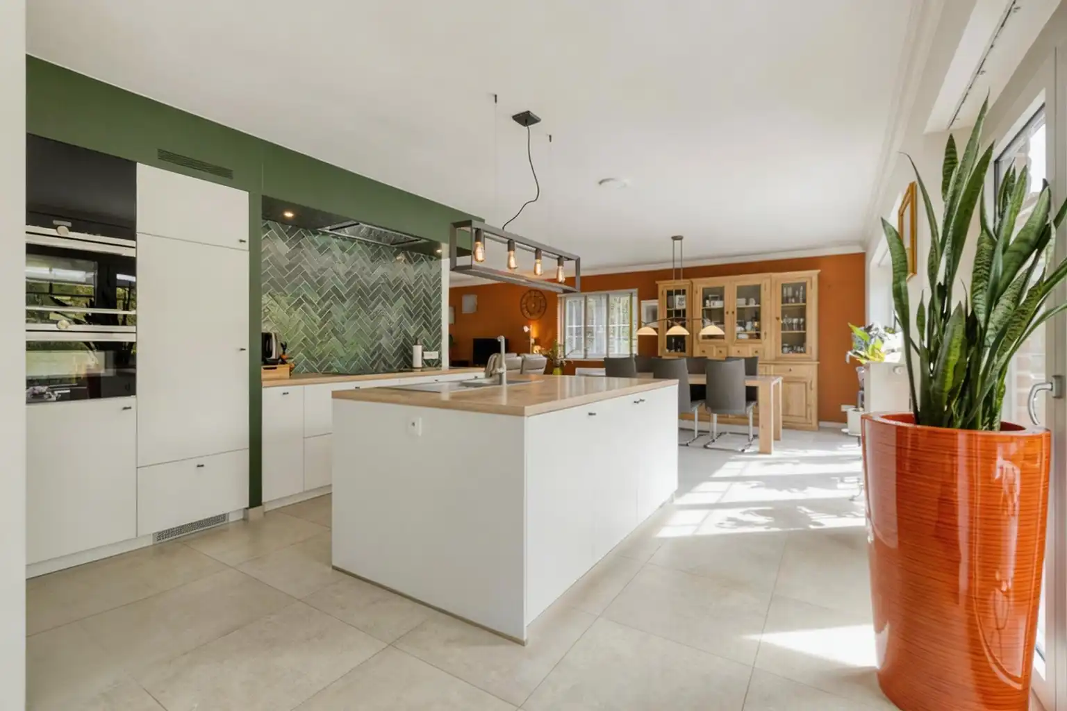 Mooie, recente woonst met tuin op een rustige locatie  foto 3