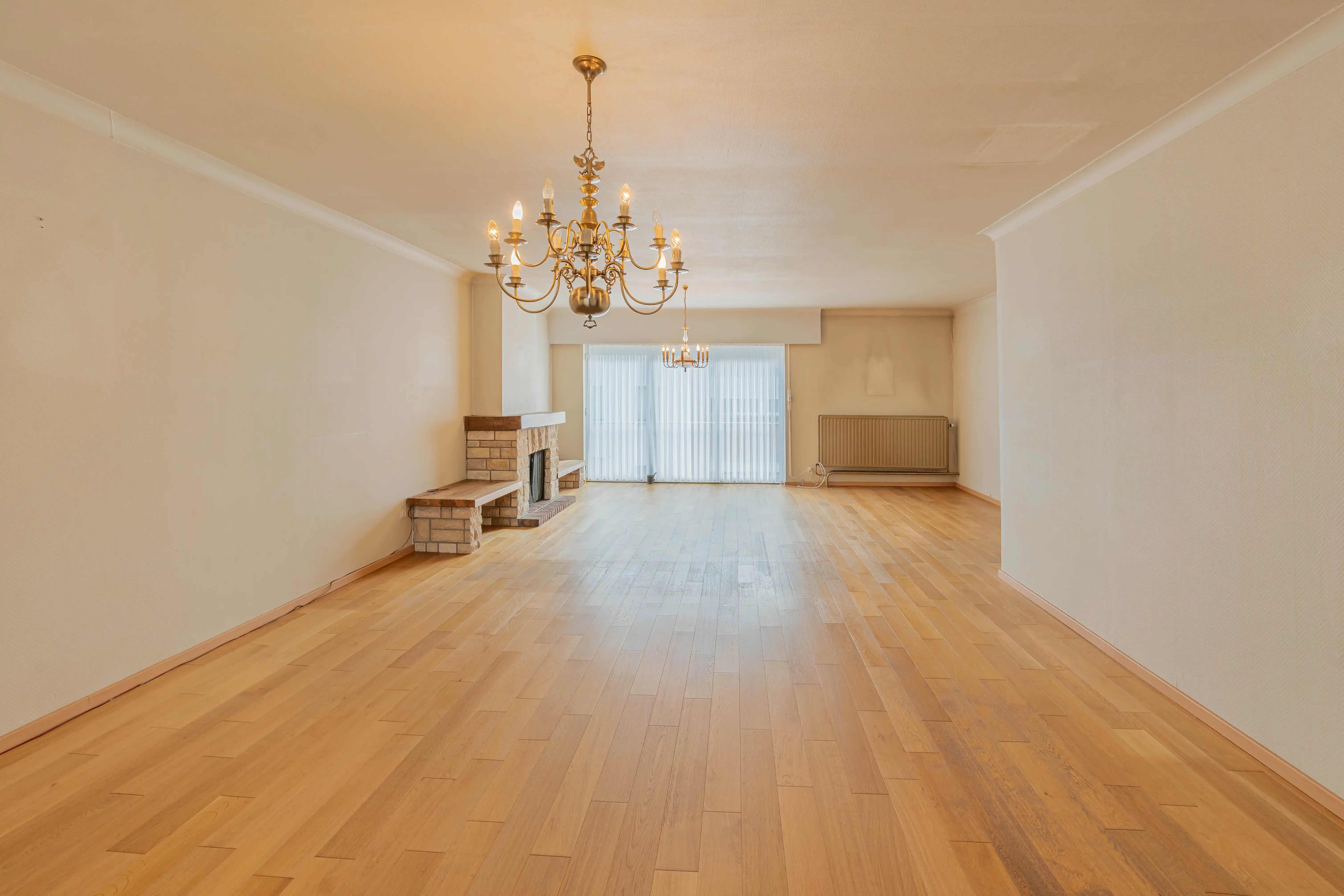 Ruime woning met 5 slaapkamers, inpandig magazijn en tuin foto 7