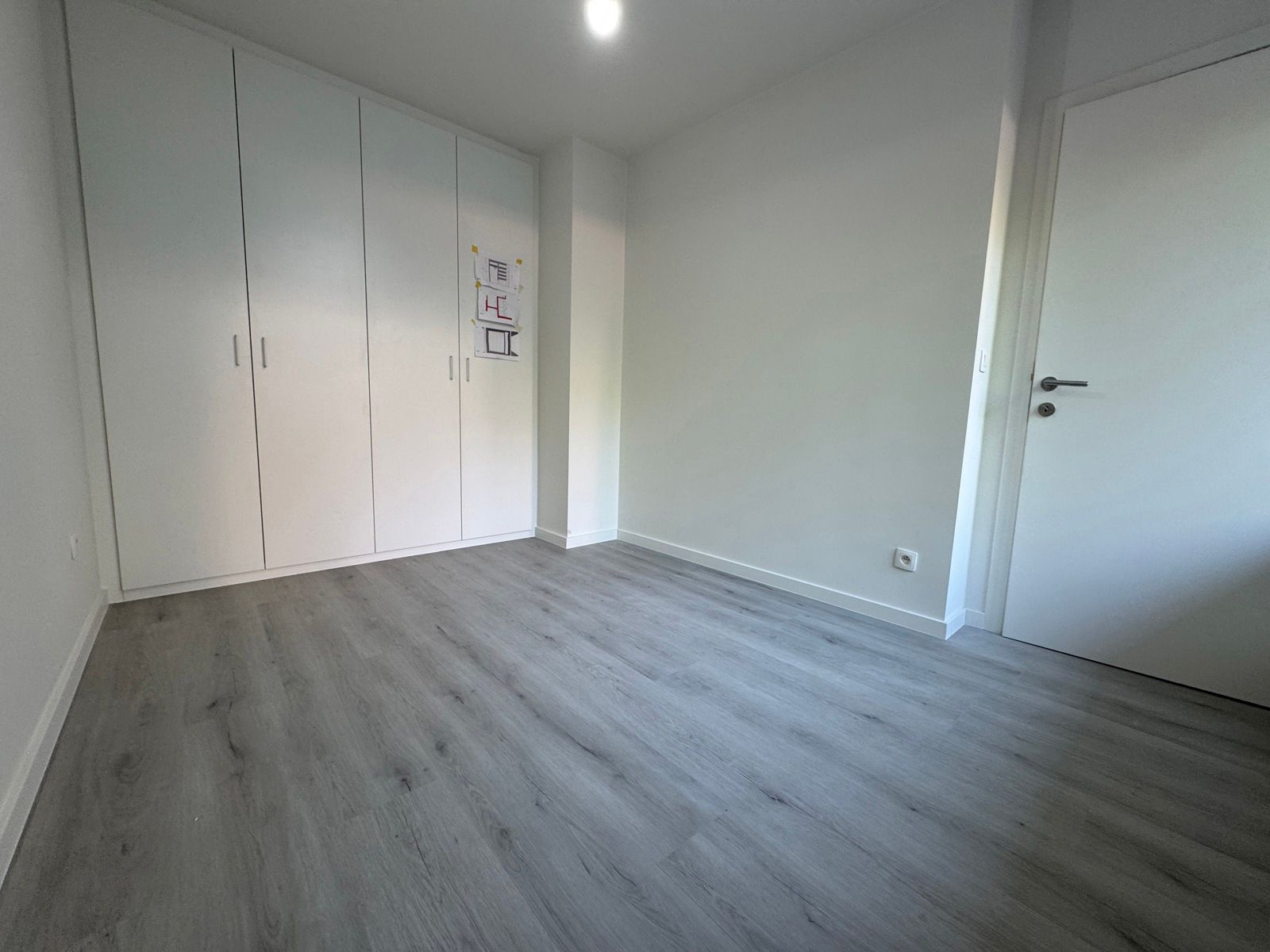 Vernieuwd appartement met 1 slaapkamer en tuin foto 5