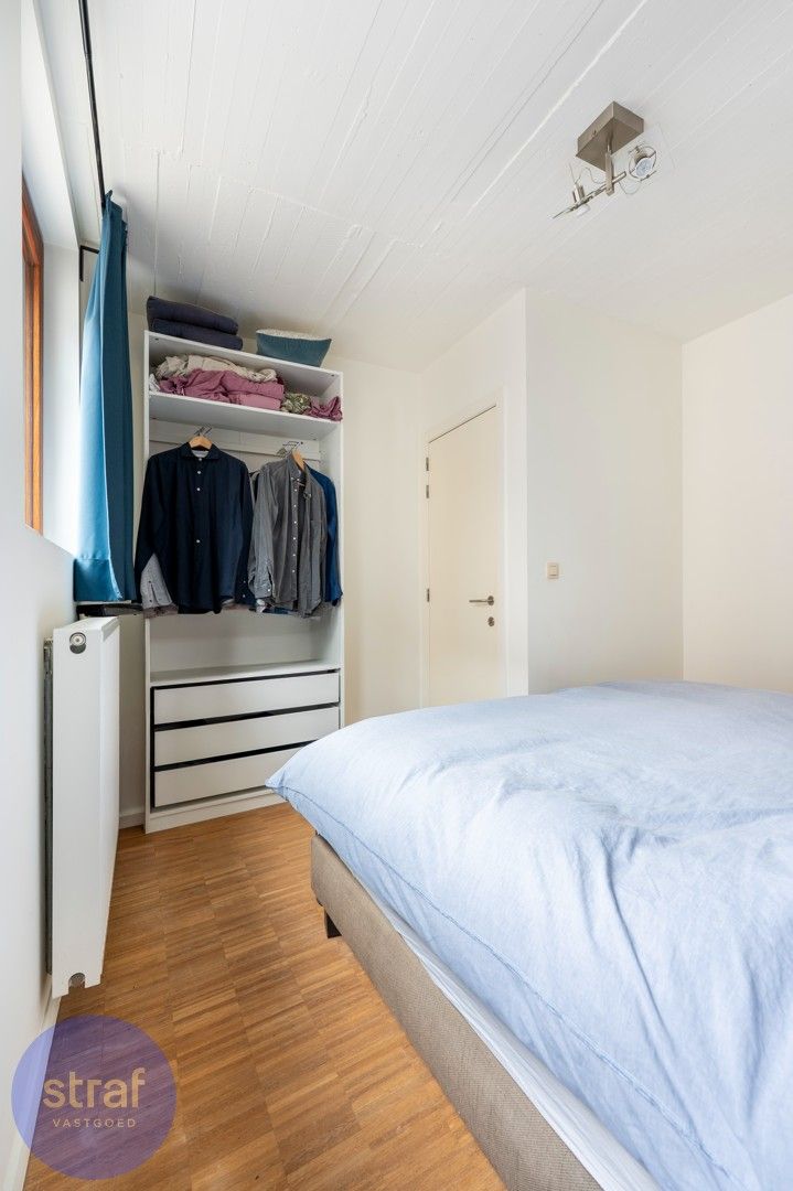 Modern appartement met open leefruimte en gezellige stadstuin in Berchem foto 13