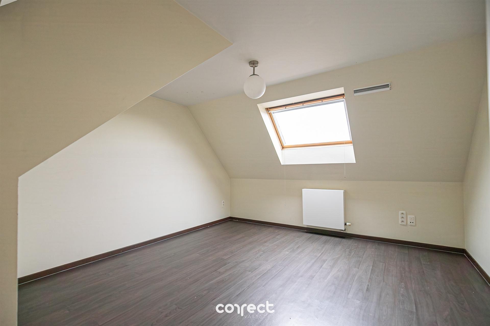 Instapklaar appartement met 3 slaapkamers en terras.  foto 7