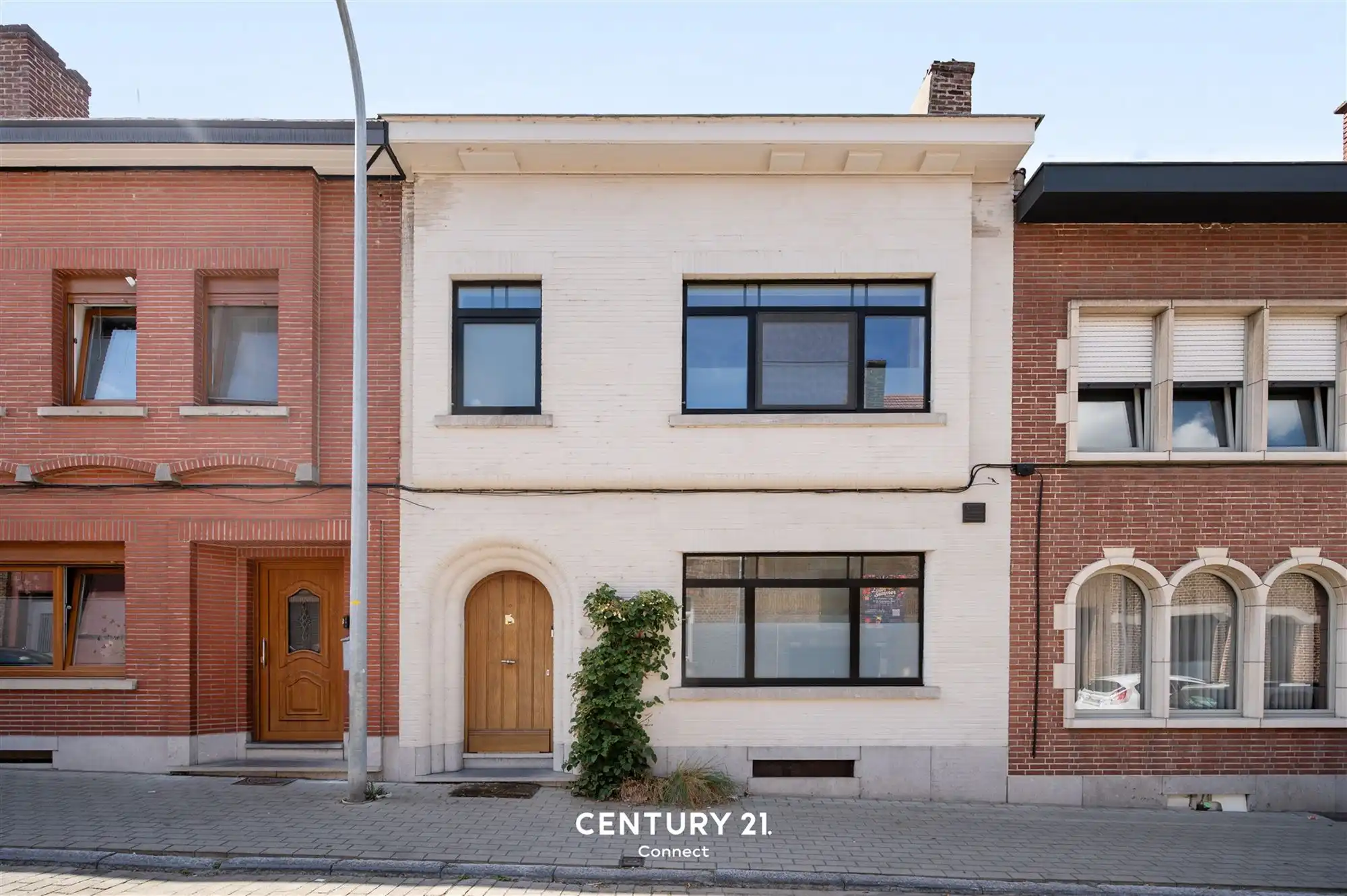 Instapklare rijwoning met tuin. foto {{pictureIndex}}