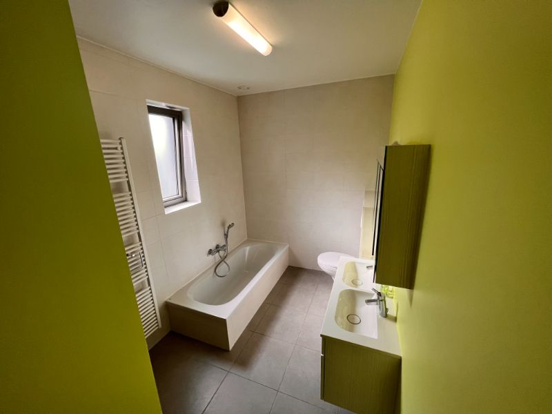 --- NIEUW --- Centraal gelegen, energiezuinige bungalow met 2 slaapkamers foto 11