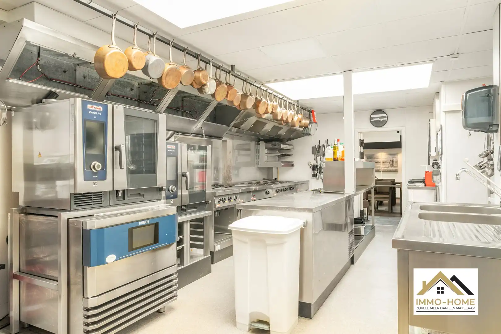 prachtige gerenoveerde brasserie foto 11