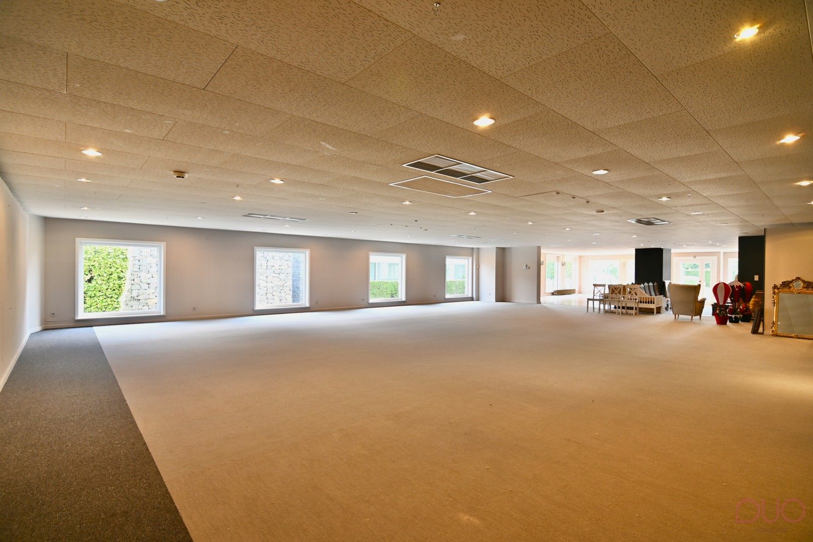 Ruim handelspand van ca. 300m2, met werkruimte in kelder en bovenliggende woonst van ca. 117m2 foto 5