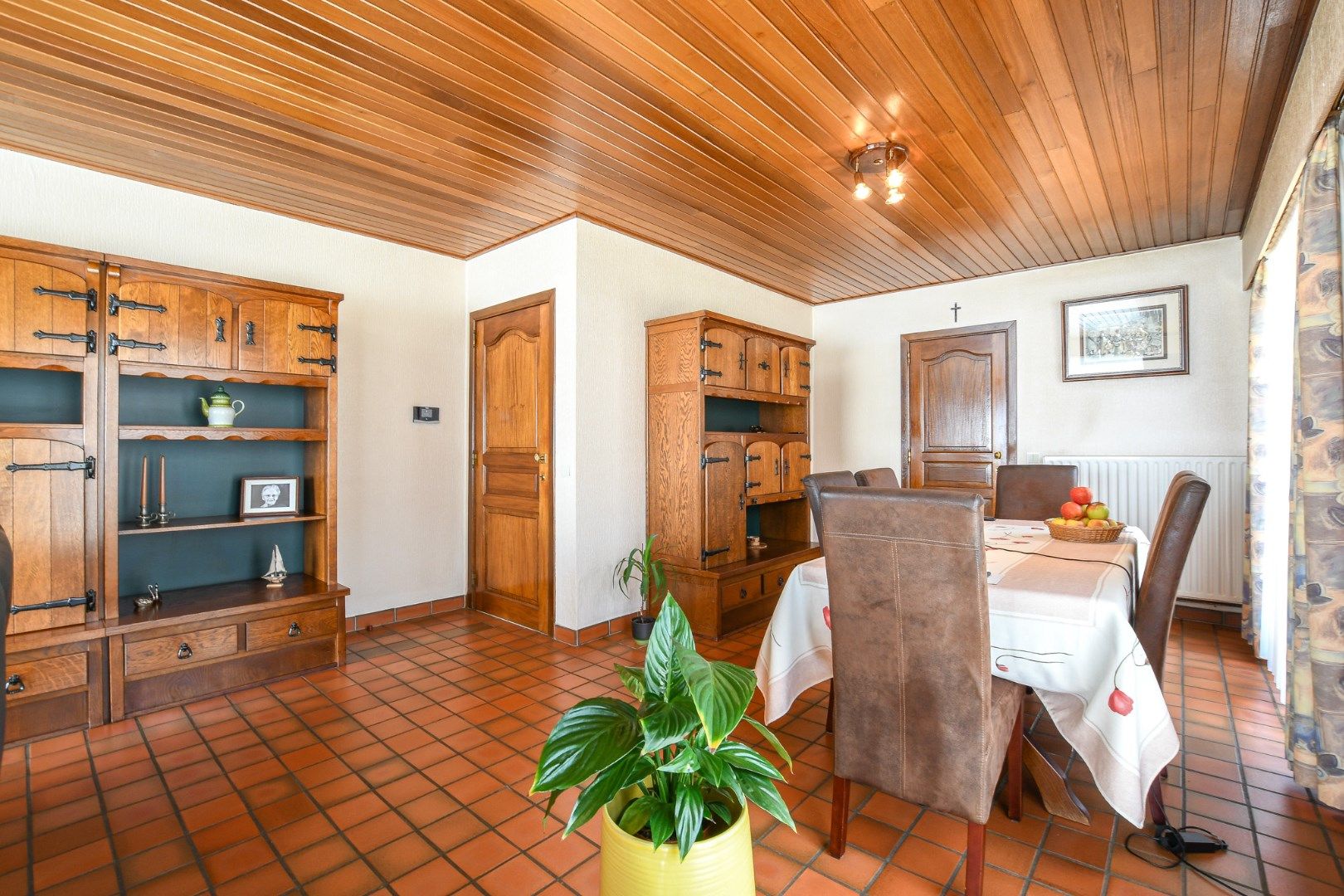 Ruime woning met 5 slaapkamers (3 gelijkvloers), zonnige tuin en topligging in Wenduine! foto 4