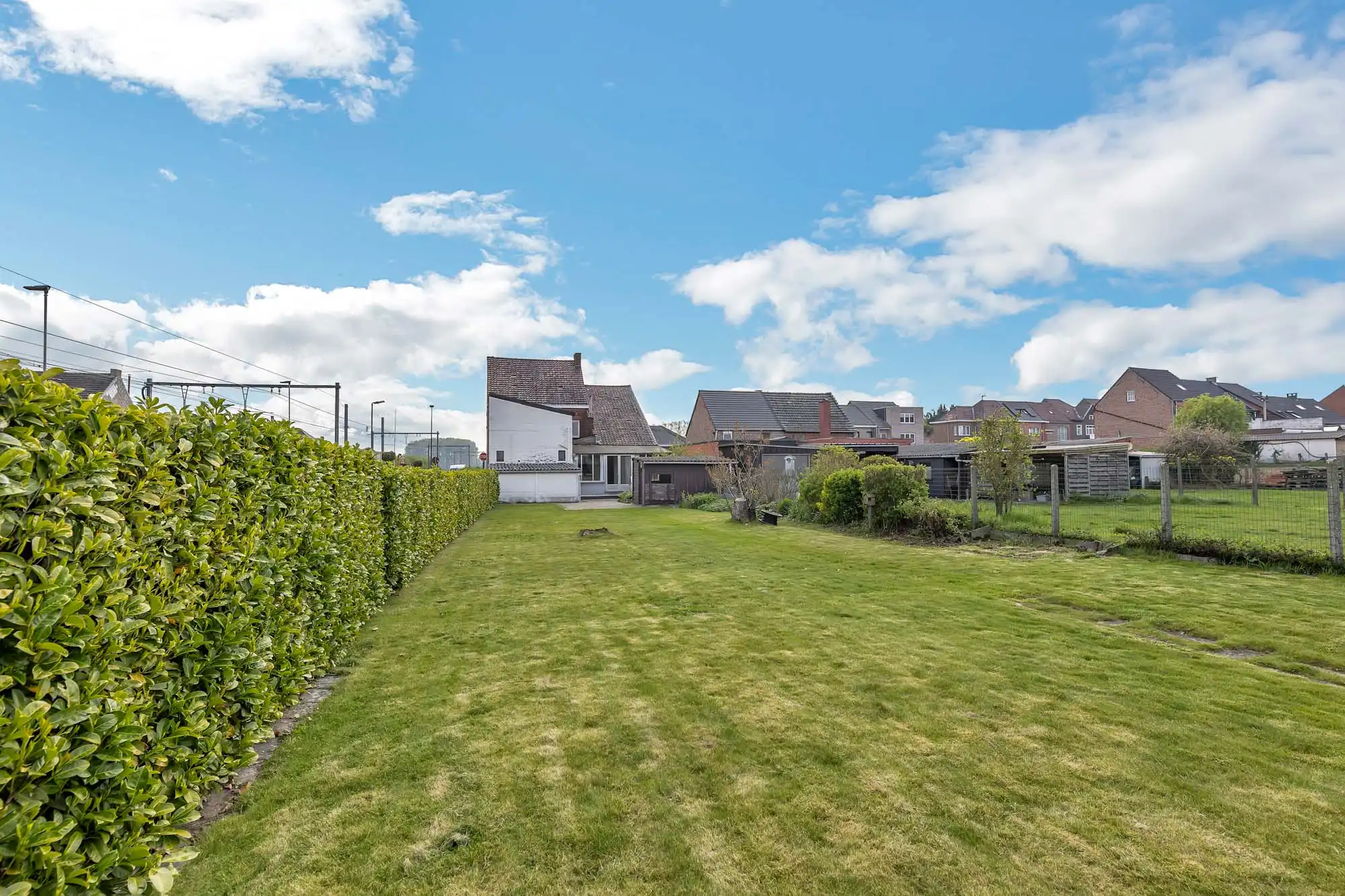 Handelspand met woonst te koop centraal te Galmaarden foto 3