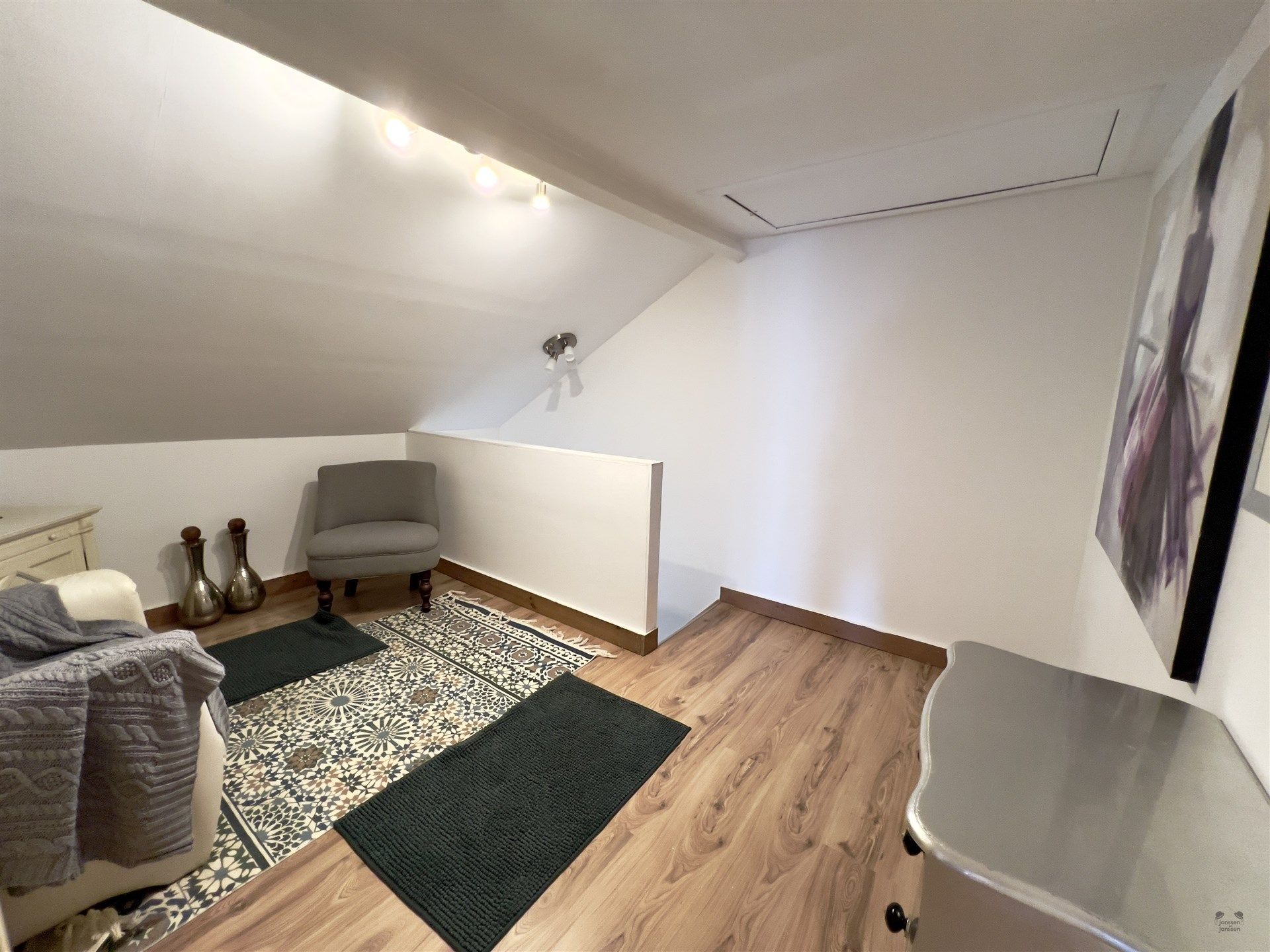 Ruime, Instapklare woning met zicht op velden in Bredene foto 39