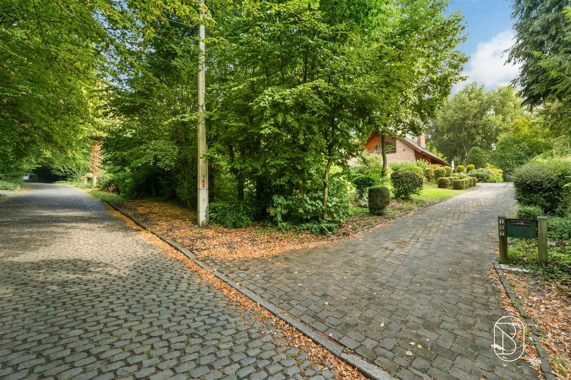 Karaktervolle villa met prachtige tuin op unieke ligging foto 4