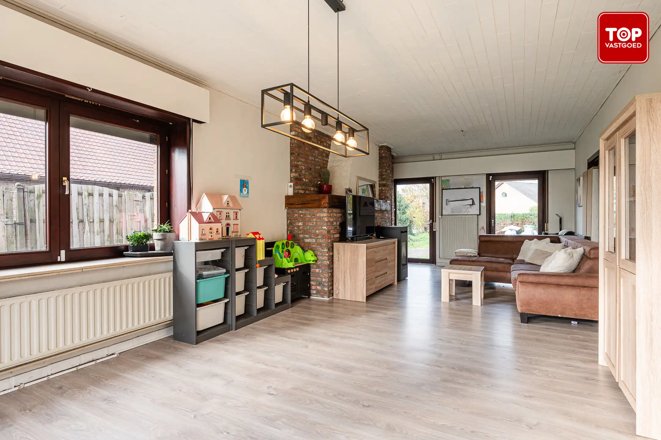 Statige alleenstaande woning met 4 slaapkamers op een perceel van 1591 m² foto 5