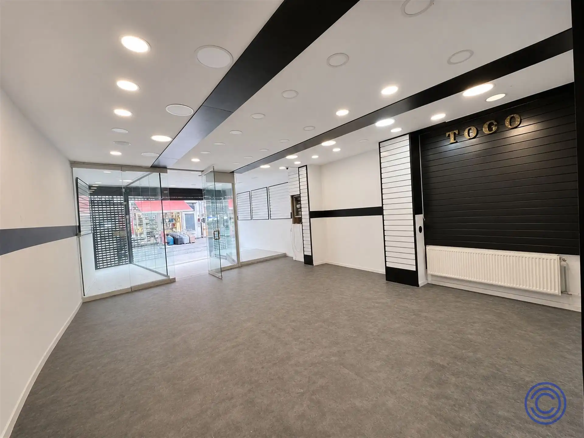 Handelspand ca. 170m² met grote etalage en onderkeldering! foto 4