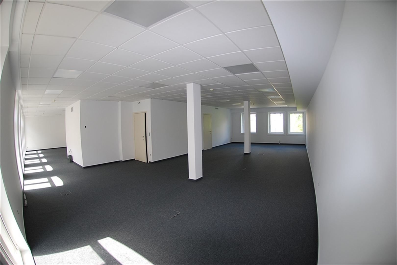Kantoor op toplocatie met parkeerplaatsen centrum Kortrijk foto 6