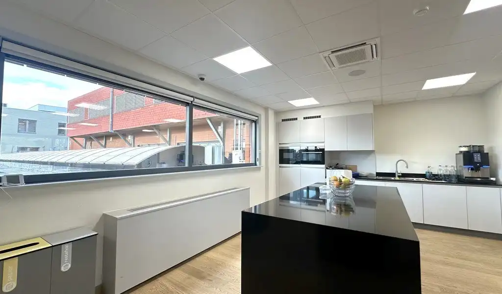 Exclusief ingericht kantoor te huur in Dionysius KMO center te Sint-Denijs-Westrem foto 13