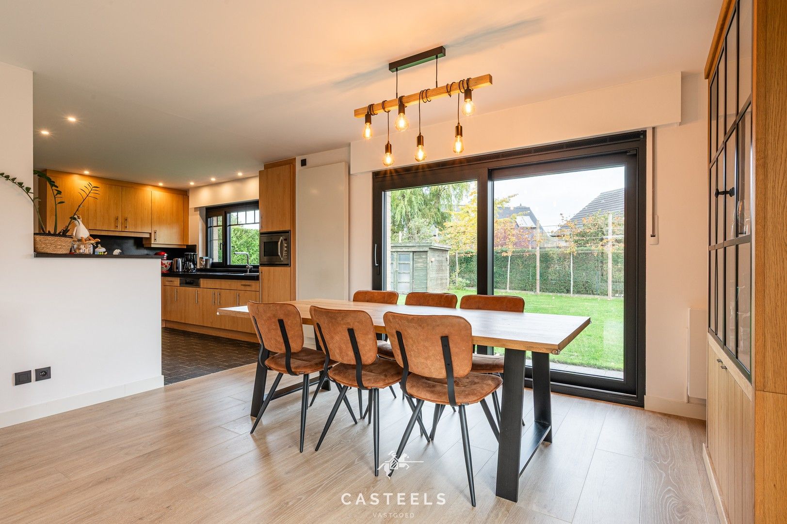 Instapklare, gerenoveerde villa met zicht op natuur te koop foto 7