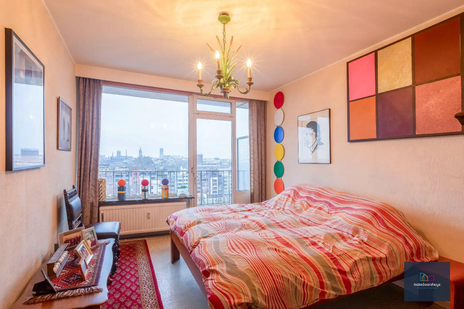 Ruim 2 slaapkamerappartement met garagebox nabij de Blaarmeersen foto 2