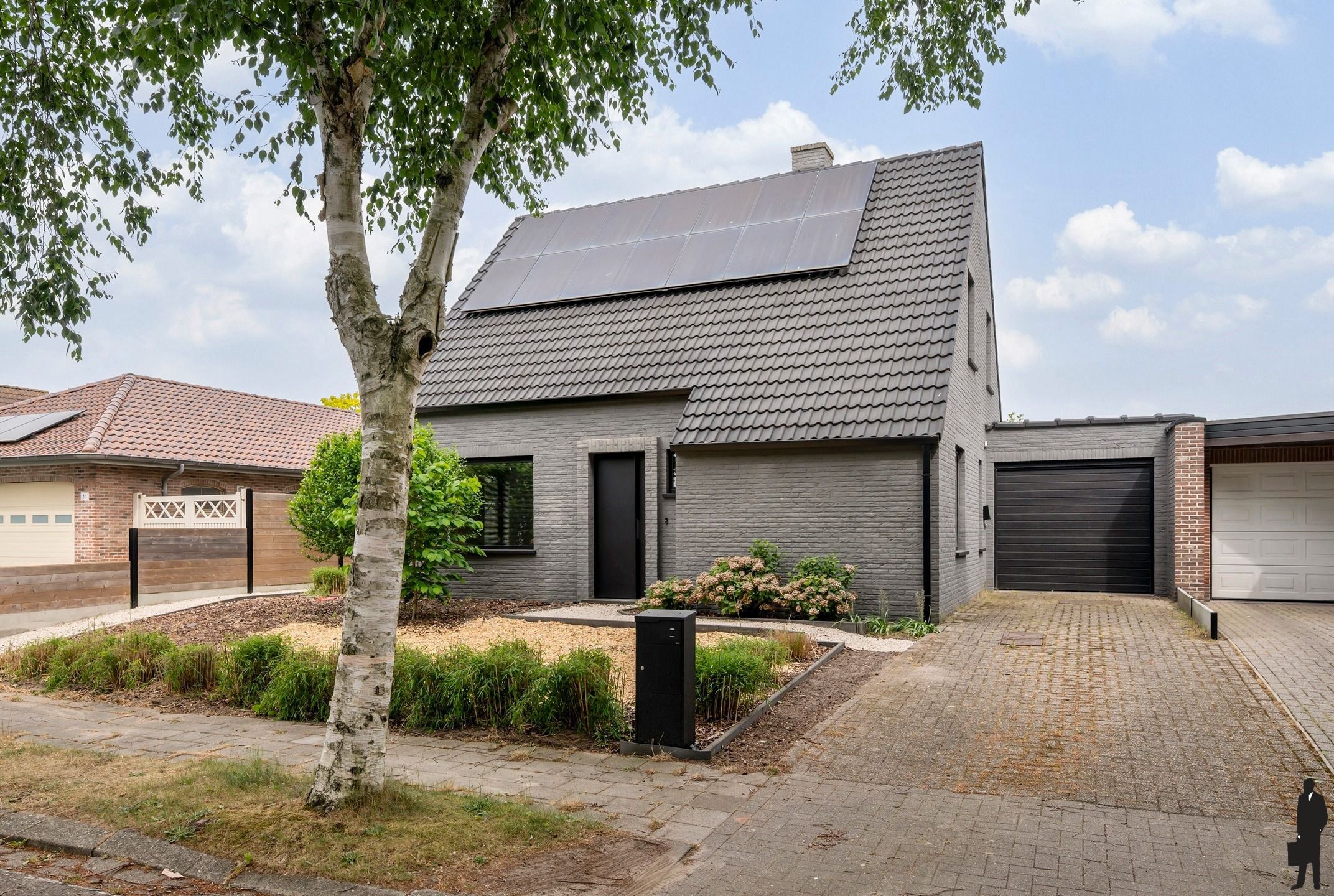 Instapklare woning in doodlopende straat! foto {{pictureIndex}}