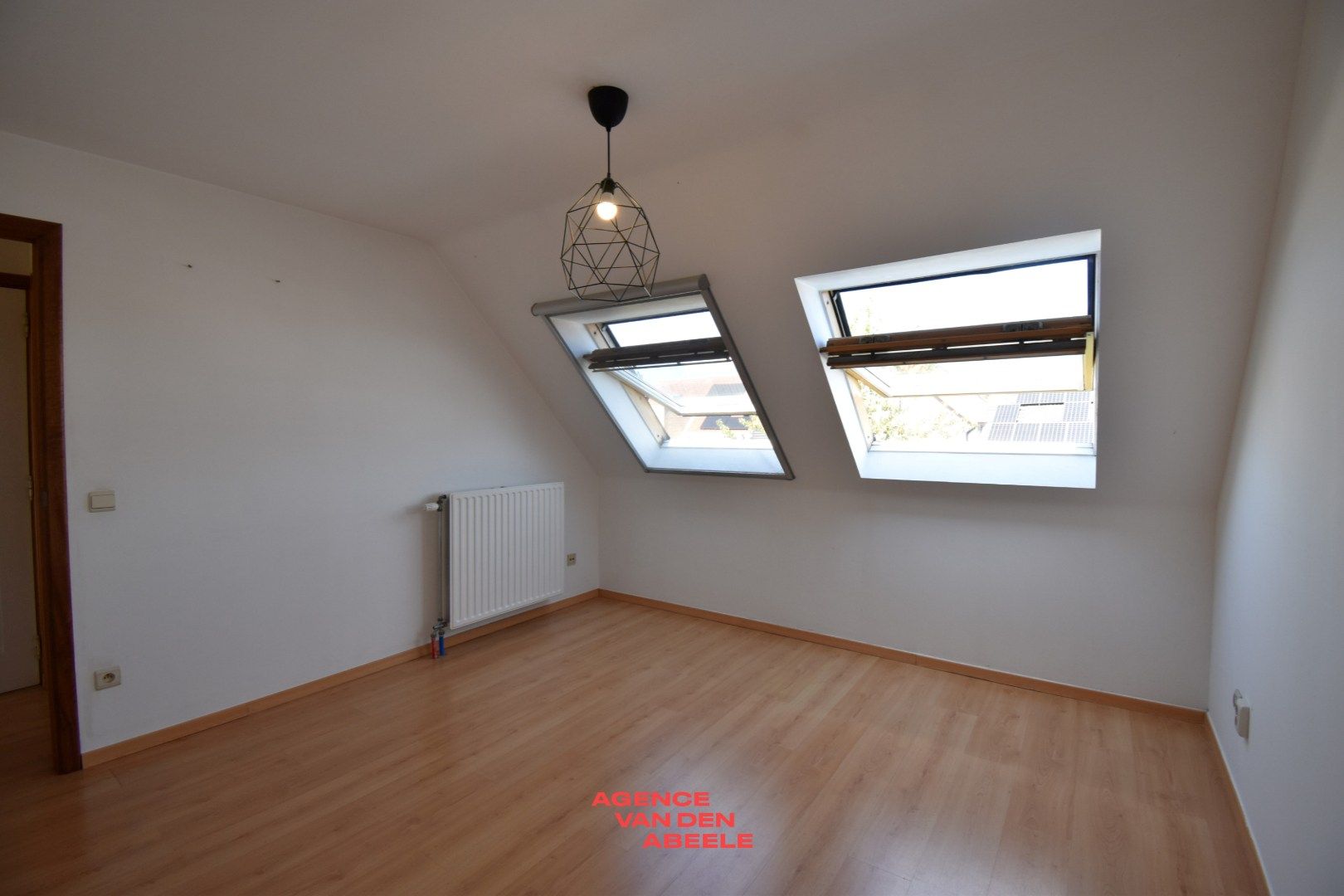 Zeer ruime bel-étage woning met 3 slaapkamers en tuin  foto 14