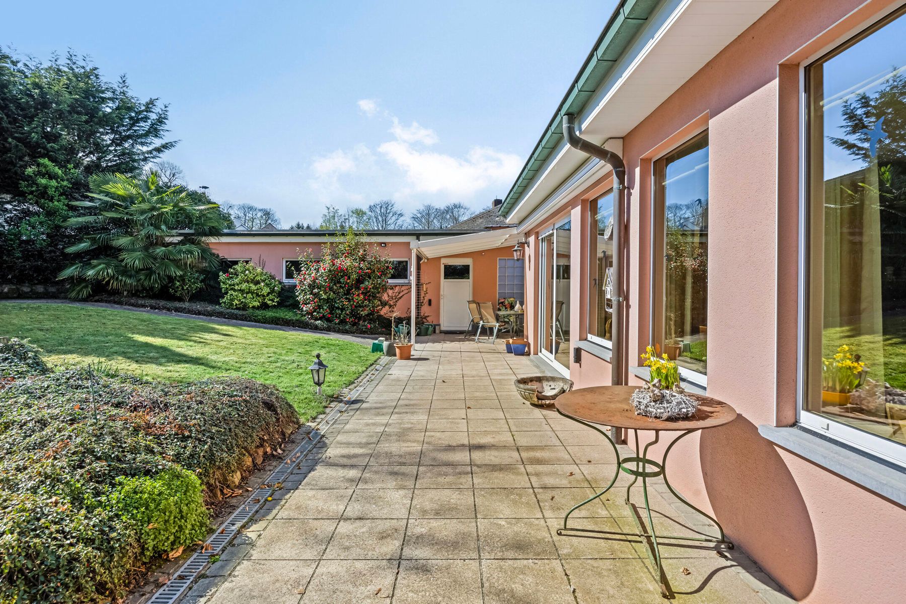 Karakterwoning met veel potentieel foto 22