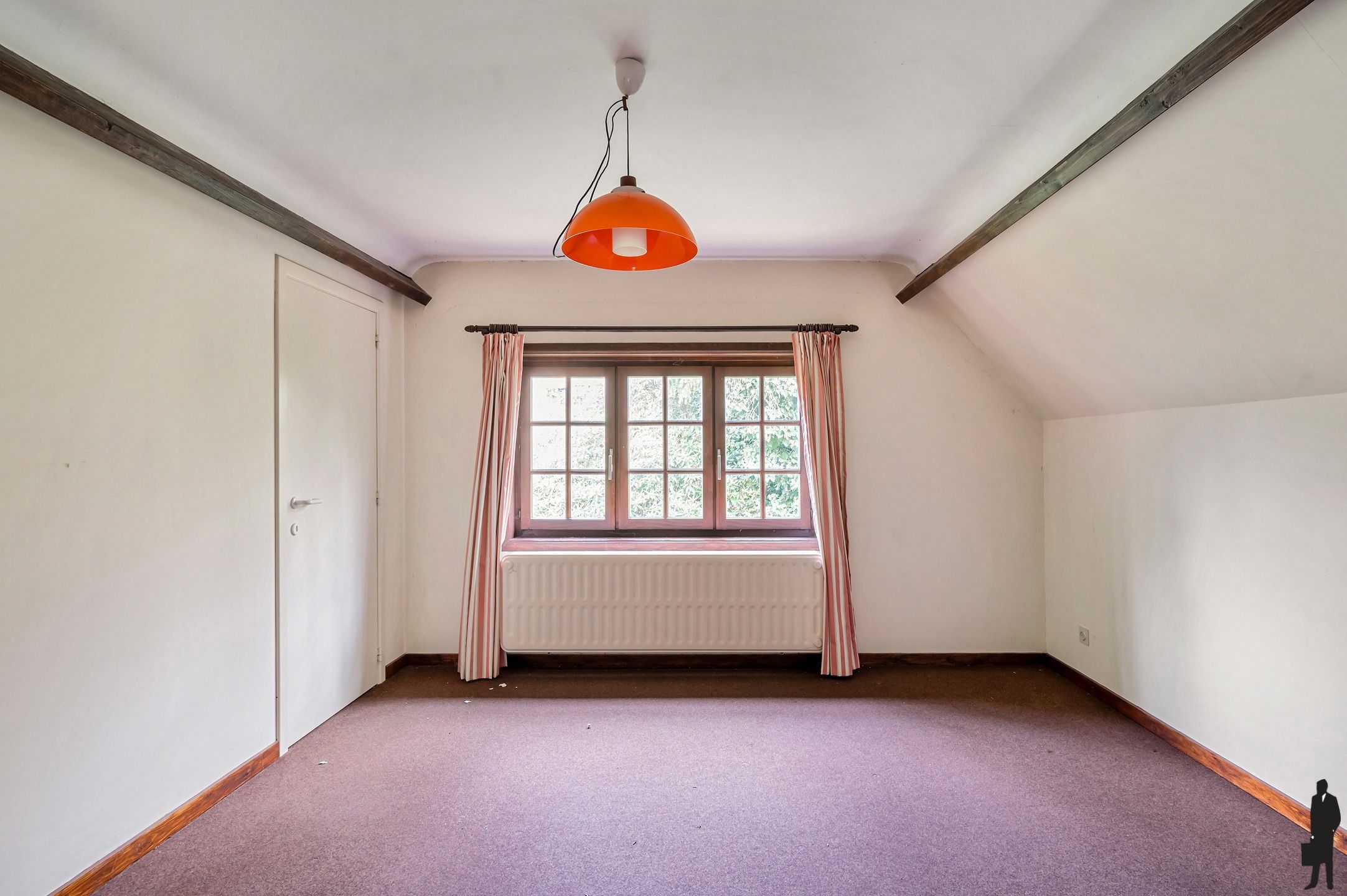 Te renoveren villa, in een bijzonder groene en residentiële omgeving!  foto 15