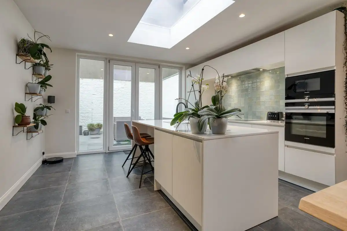 Gerenoveerd huis met 3 slaapkamers te koop in Kristus Koning foto 7