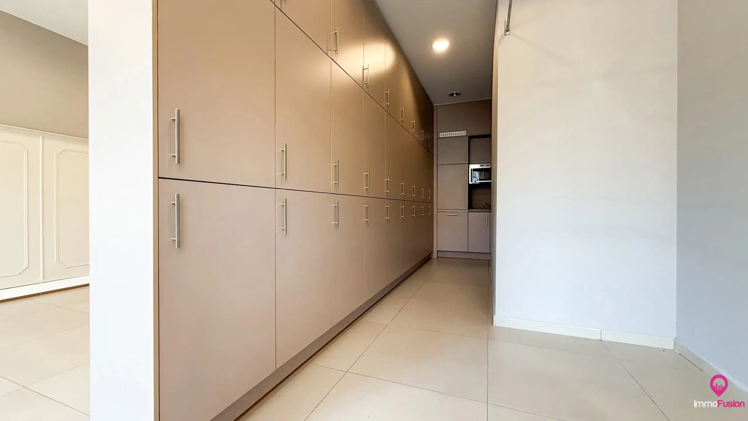 Instapklaar kantoor 71m² met zichtbaarheid centrum Beringen! foto 9