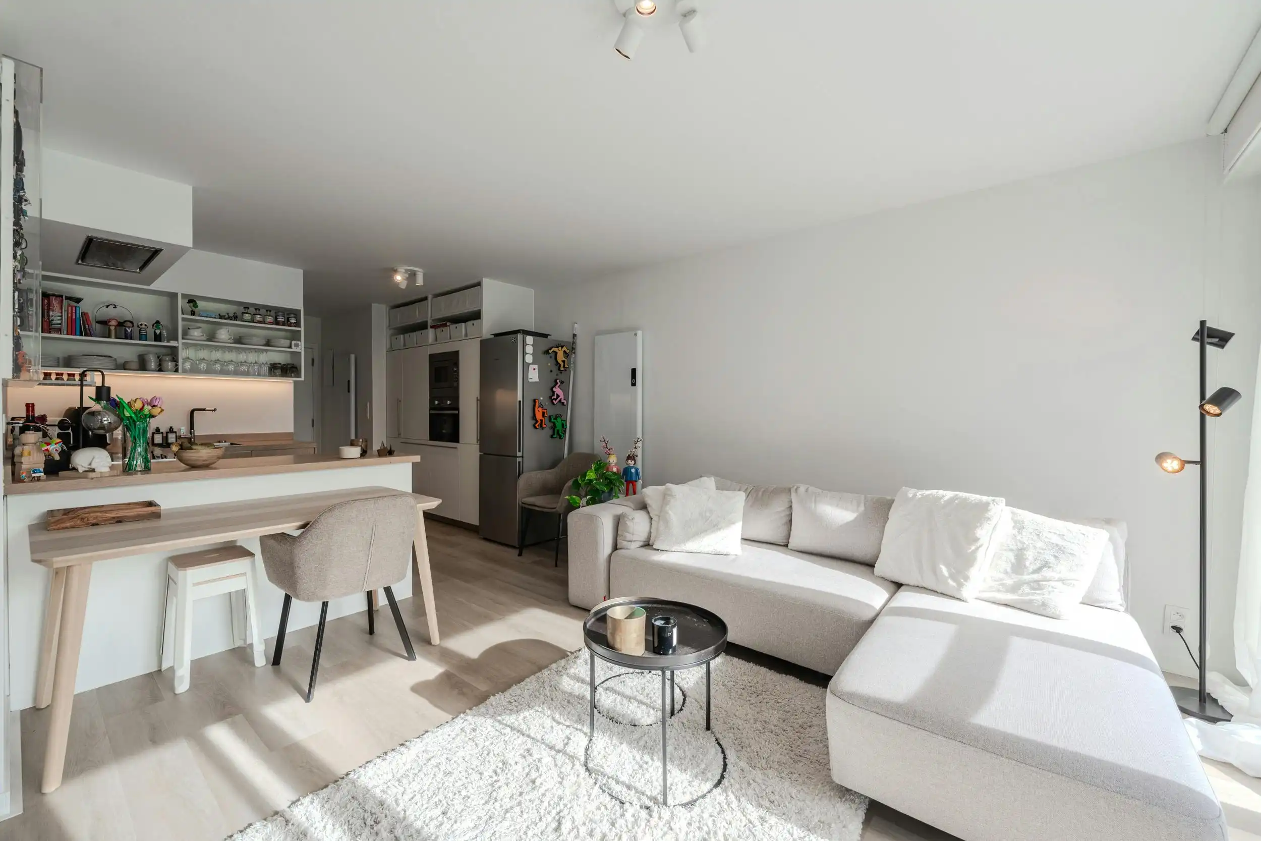 Prachtig gerenoveerd appartement te koop op rustig domein! foto 5