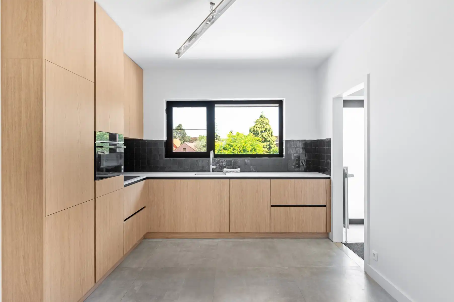 Stijlvol duplex met zonnig terras foto 6