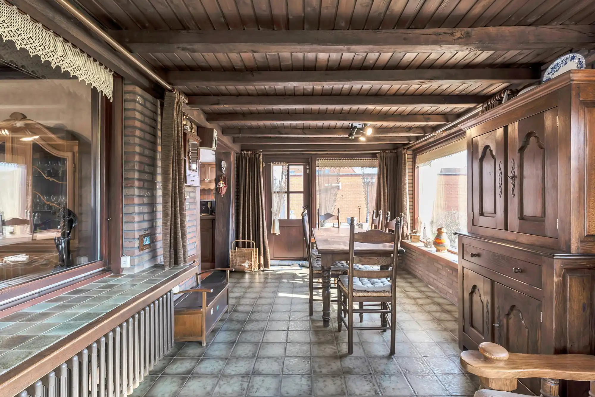 Ruime bungalow met 3 slaapkamers op perceel van 907 m² foto 8