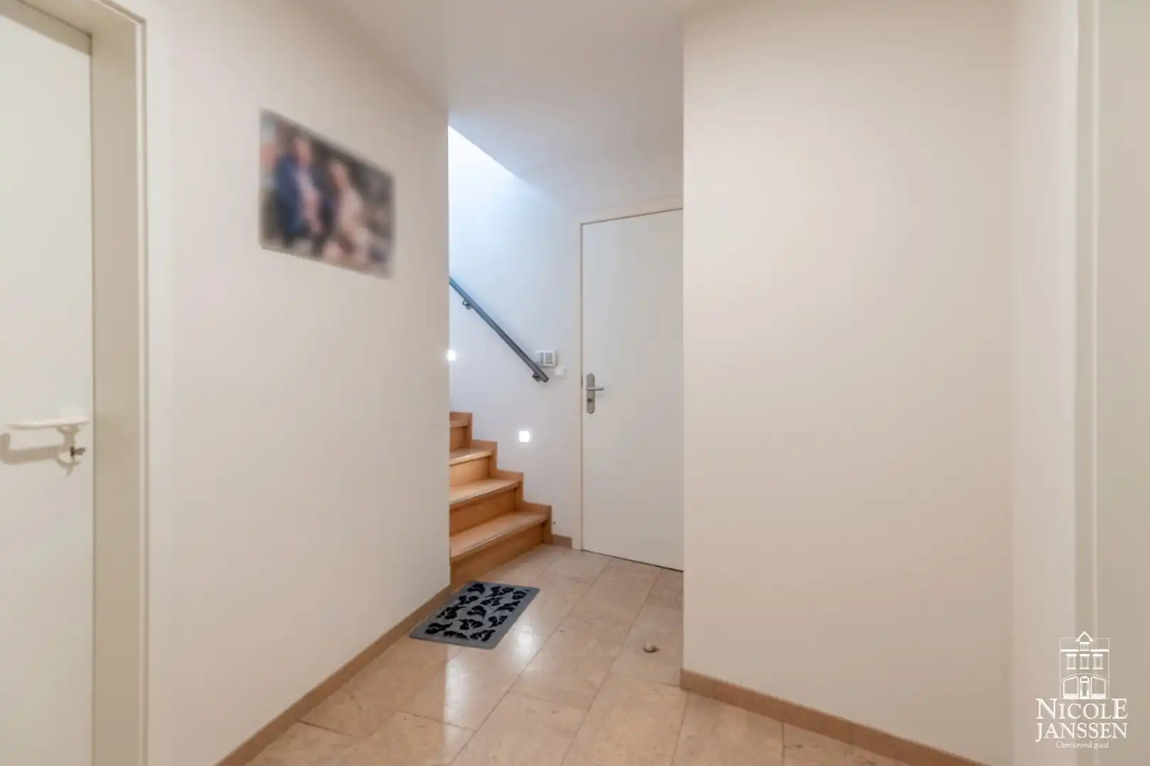 Zeer centraal gelegen en ruim ingedeeld duplex-appartement met mooi terras en garage foto 16
