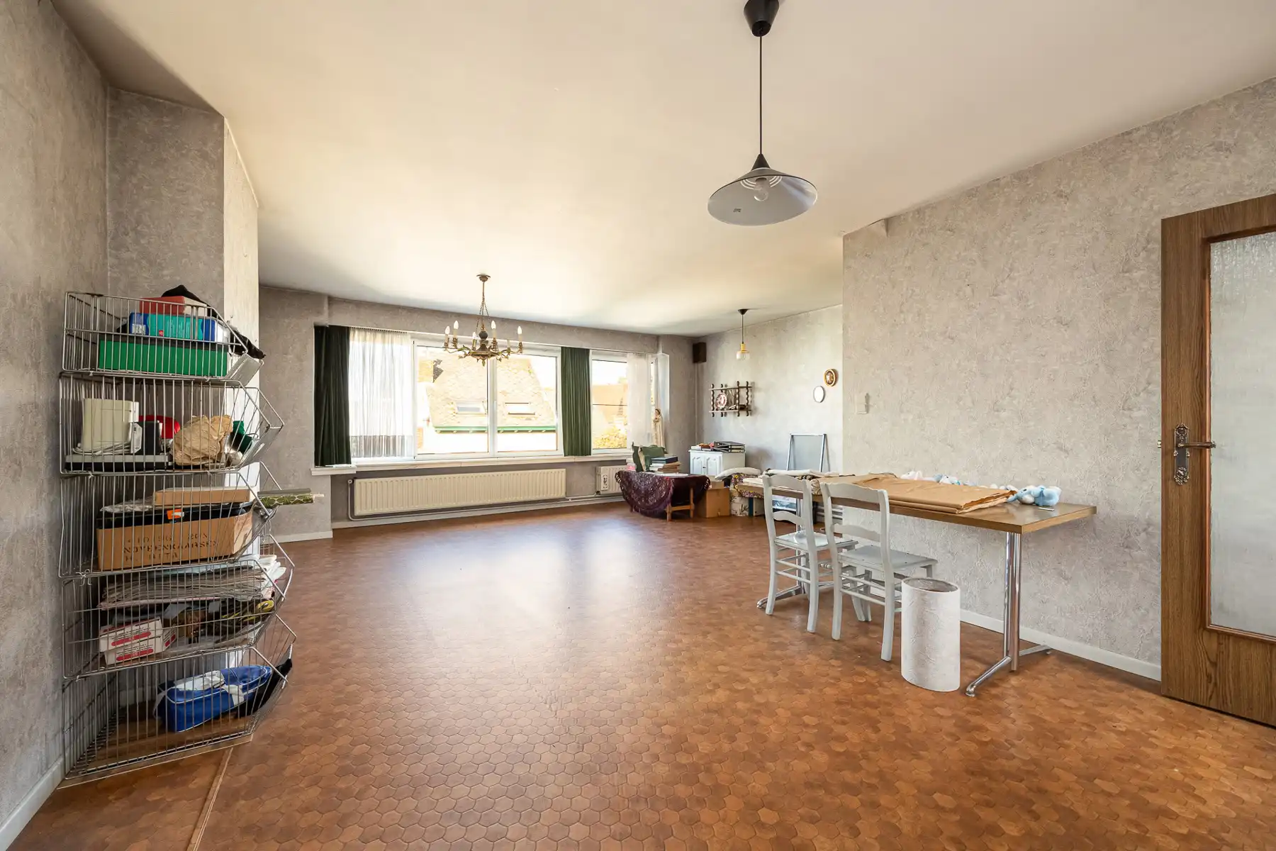 Een ruim handelspand met bovengelegen woning gelegen aan de Zeshoek in Turnhout.  foto 12