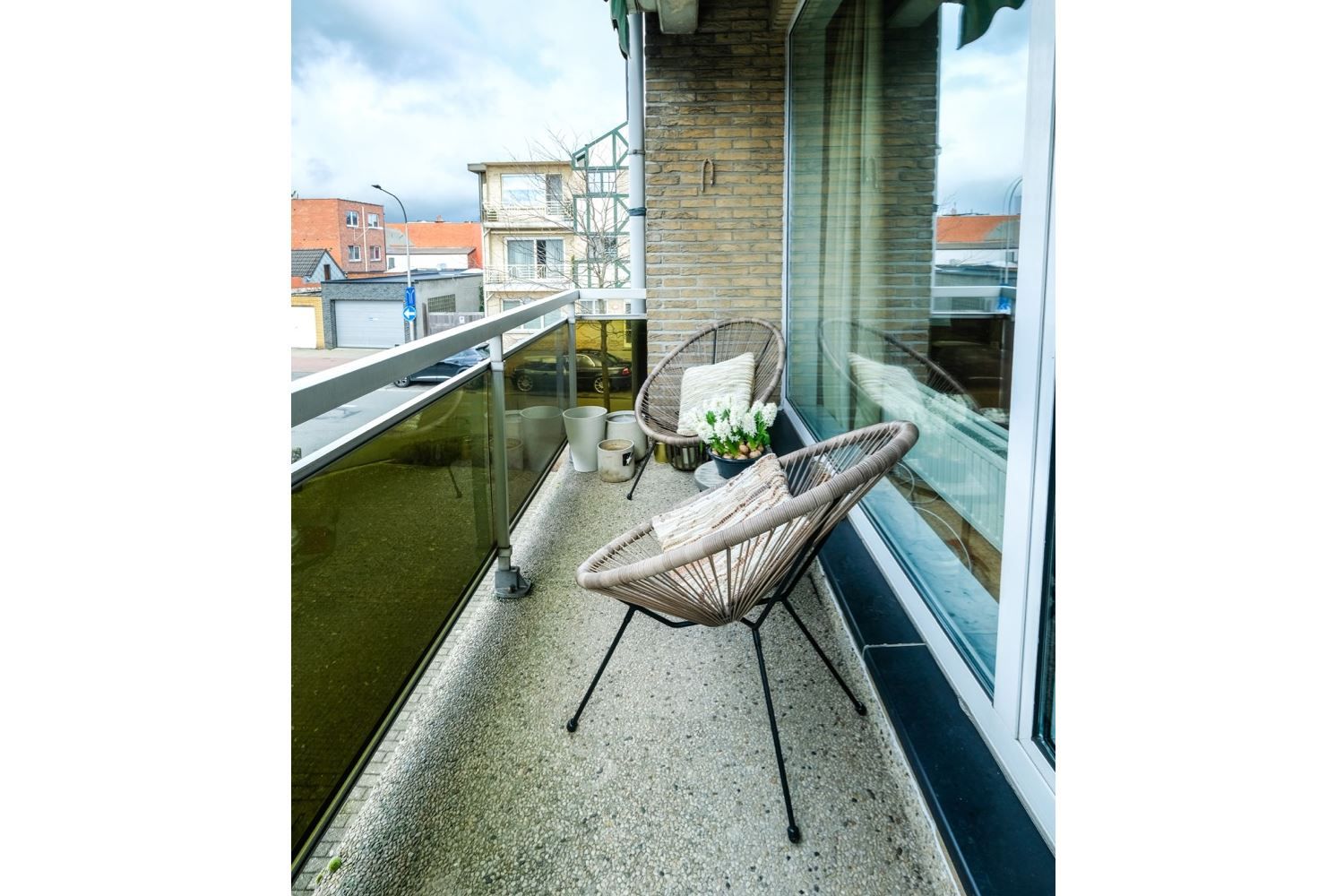 Groot en centraal gelegen appartement met 3 slk en terras foto 5