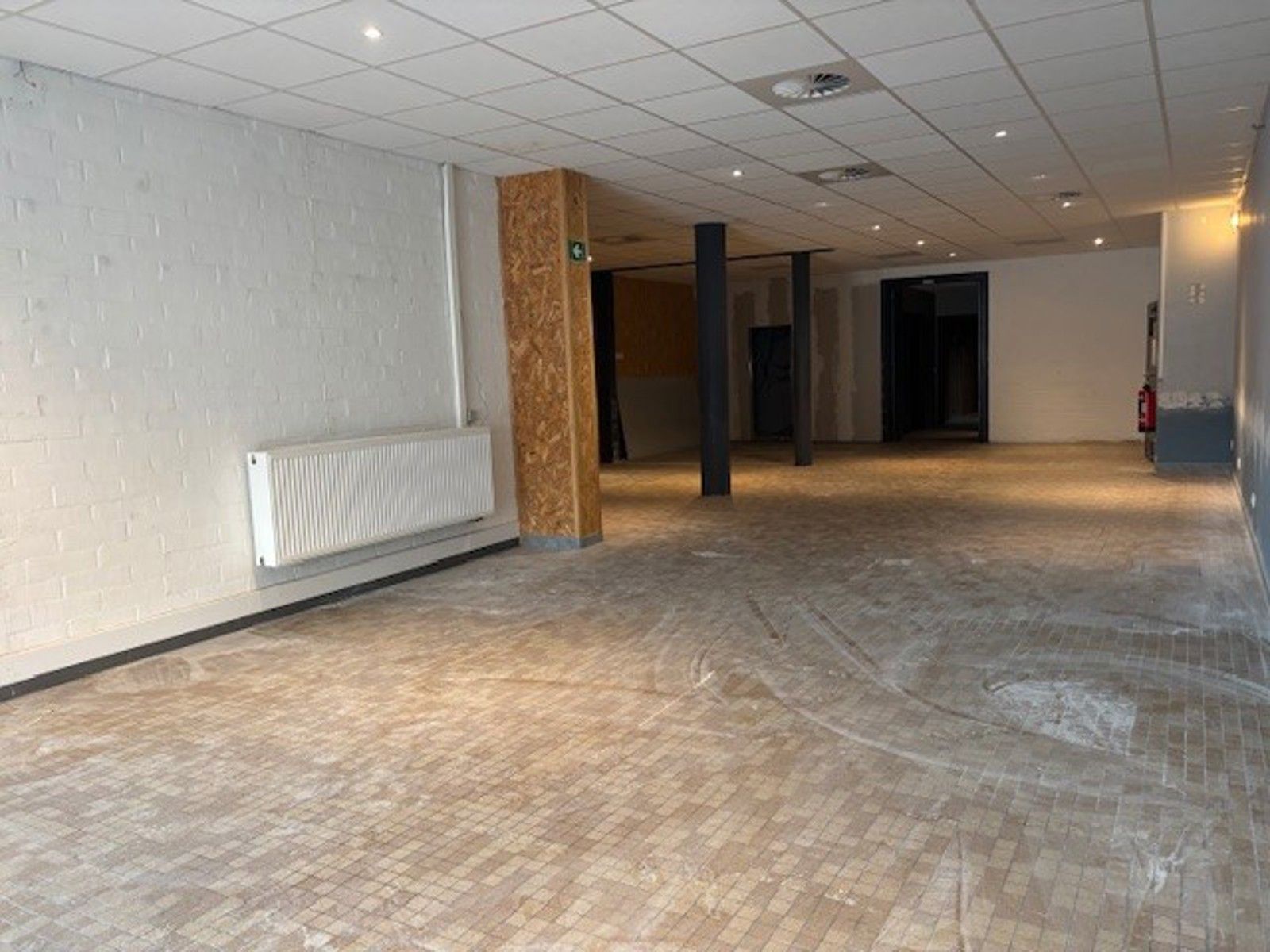 Commerciële ruimte te huur foto 2