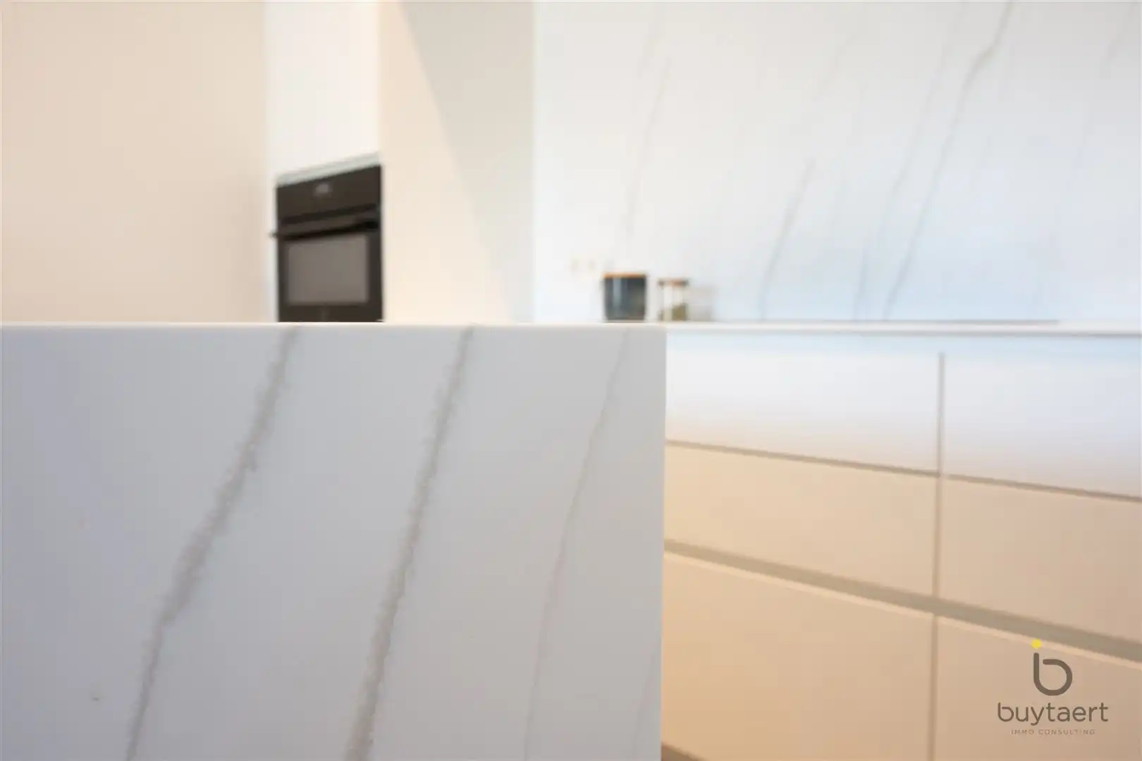 Recent 1 slaapkamer appartement met prachtig uitzicht! foto 5