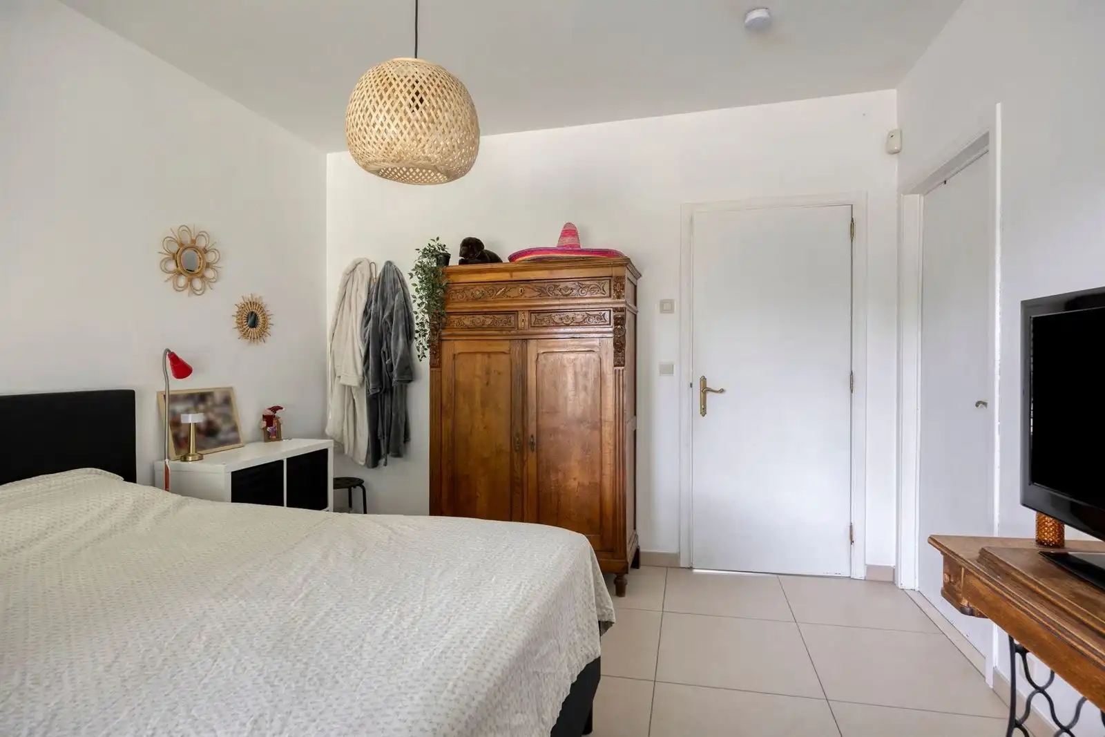 Instapklaar gelijkvloers appartement met 2 slaapkamers, garage en zonnige tuin foto 13