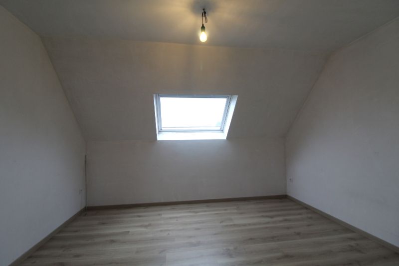Halfopen nieuwbouwwoning met garage foto 10