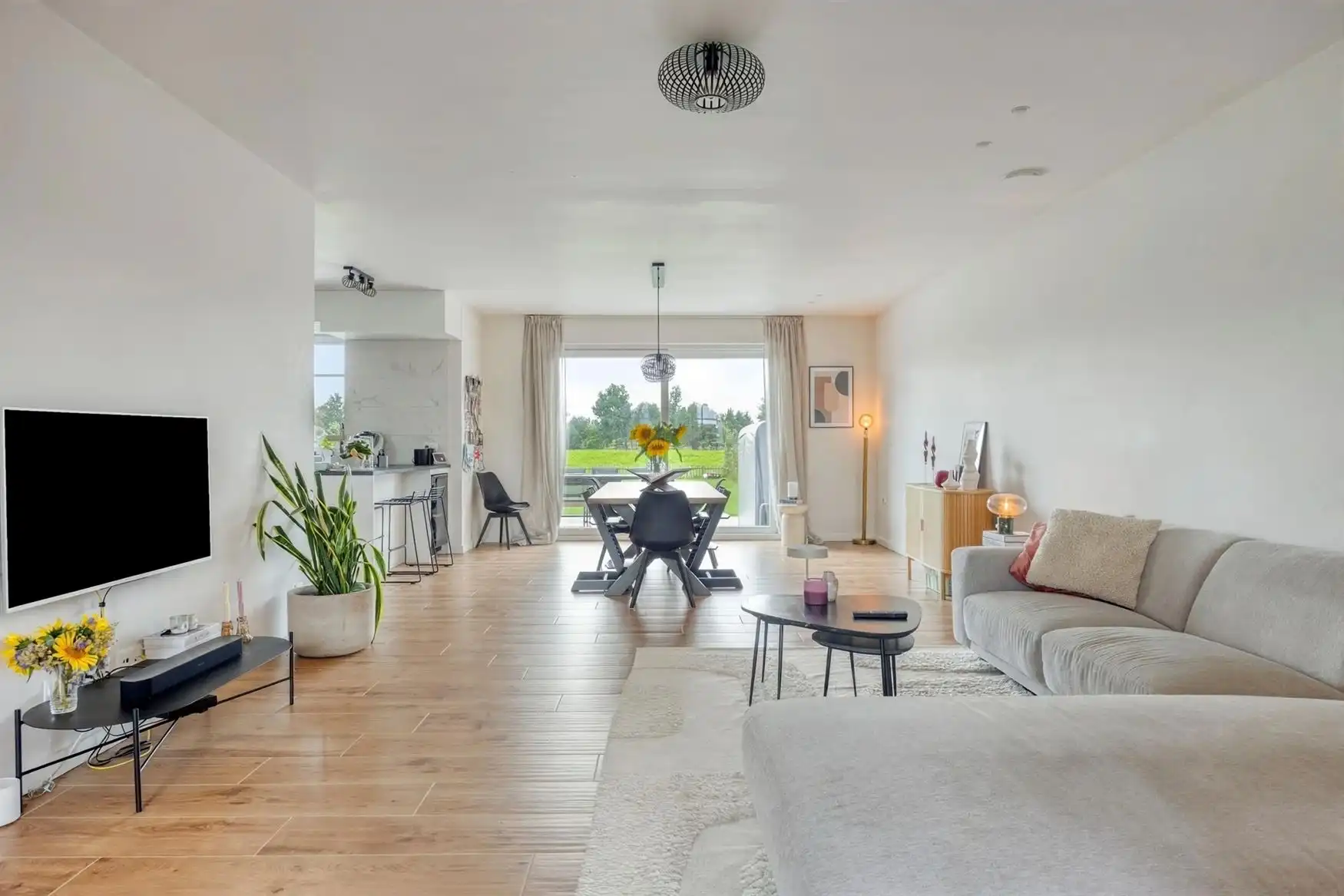 Uitzonderlijke nieuwbouwwoning in landelijke stijl foto 4