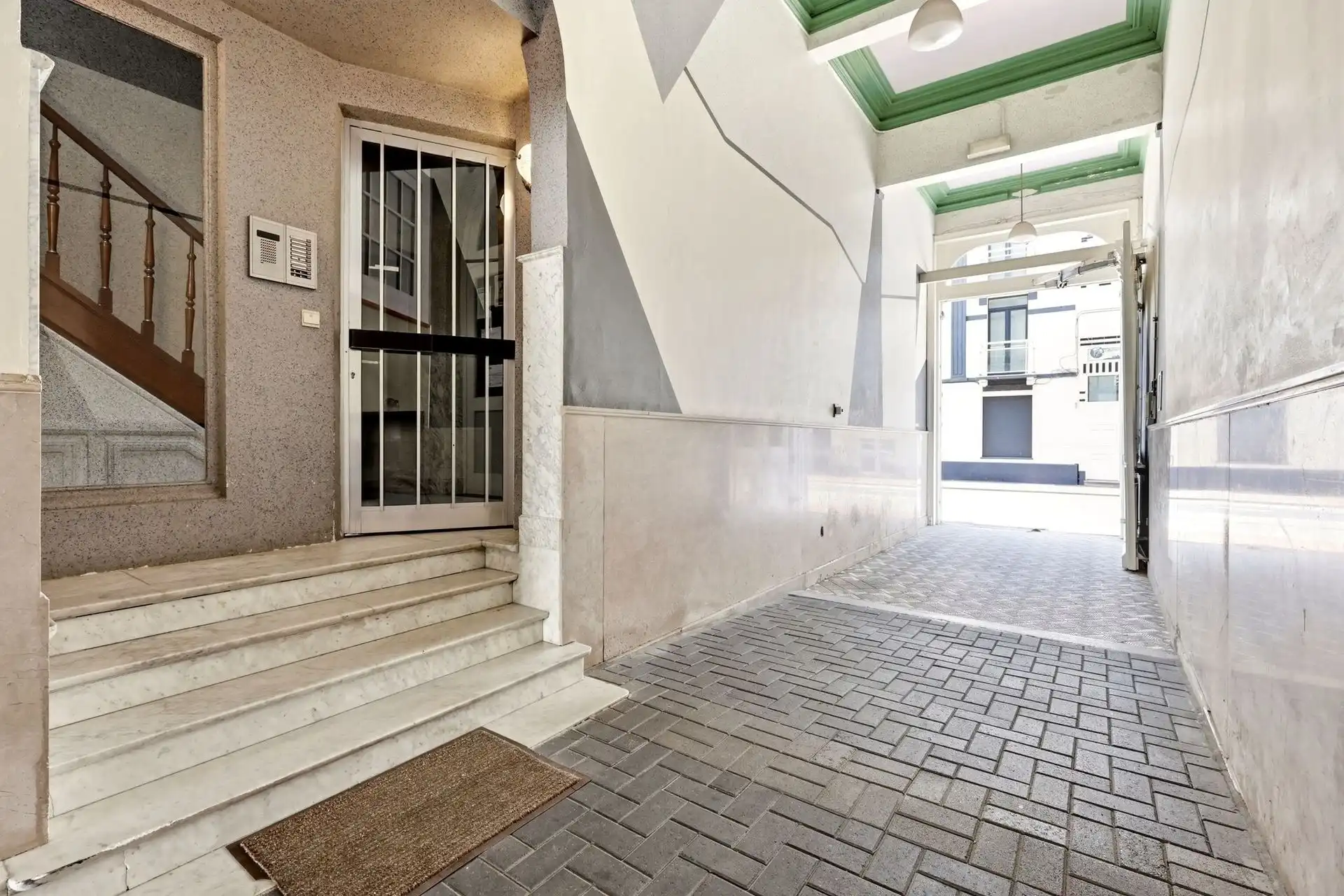 CENTRALE LIGGING / MOG. AANKOOP GARAGE  foto 26